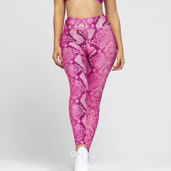 Lici Fit PINK BOA SCRUNCH LEGGING - Picture 1 of 6
